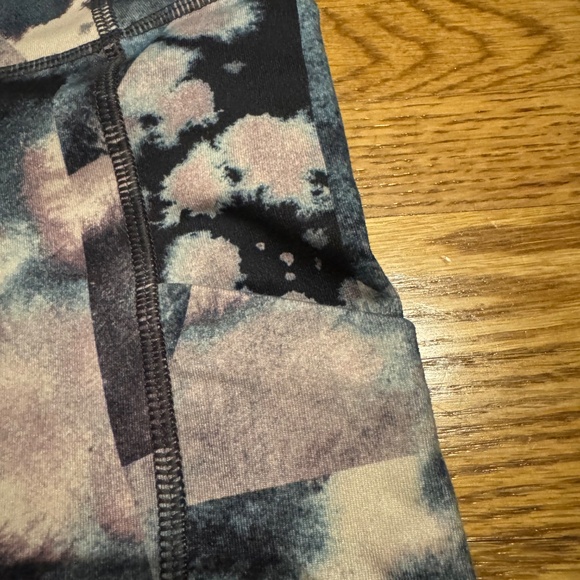 lucy Studio High Rise Hatha Capri Leggings - Picture 3 of 4